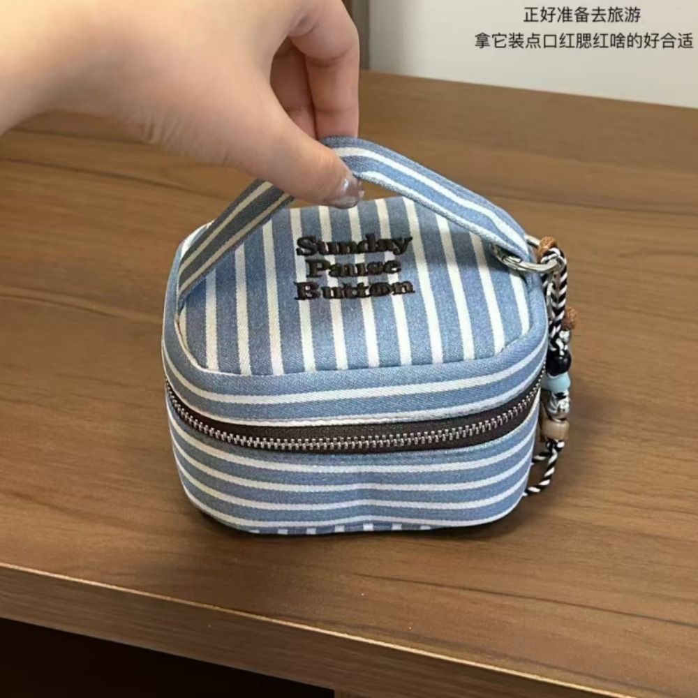 휴대용 파란색과 흰색 줄무늬가 있는 사각형 수납함, 손 - Cosmetic Bags 리뷰 및 가격